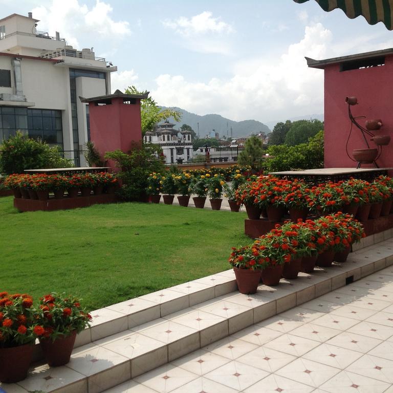 Hotel Mountain Katmandú Exterior foto